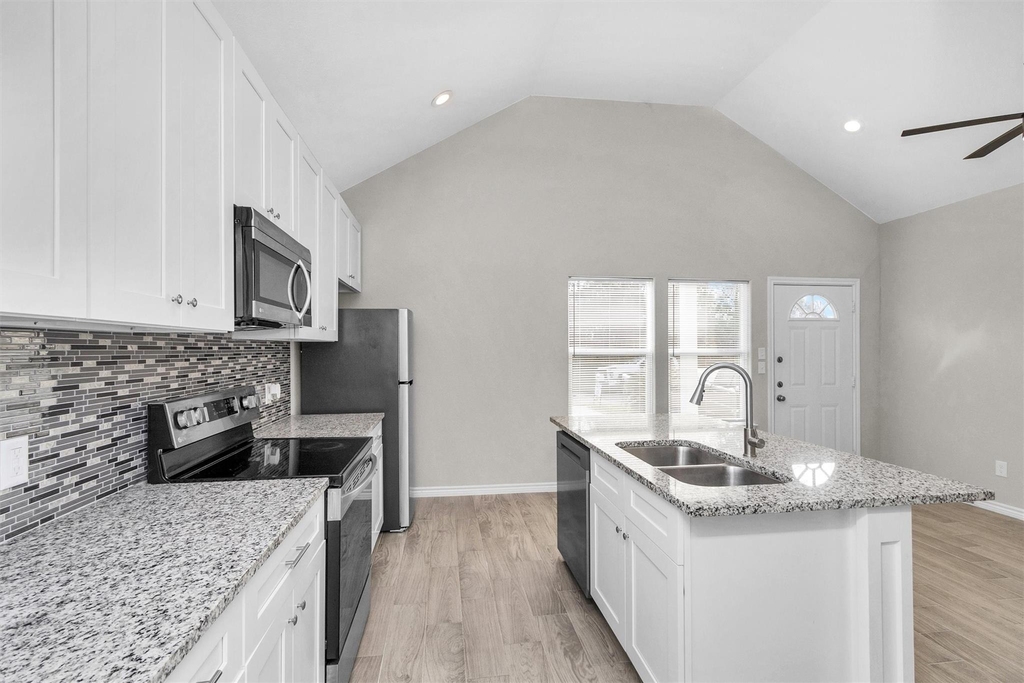 16706 E Hammon - Photo 9