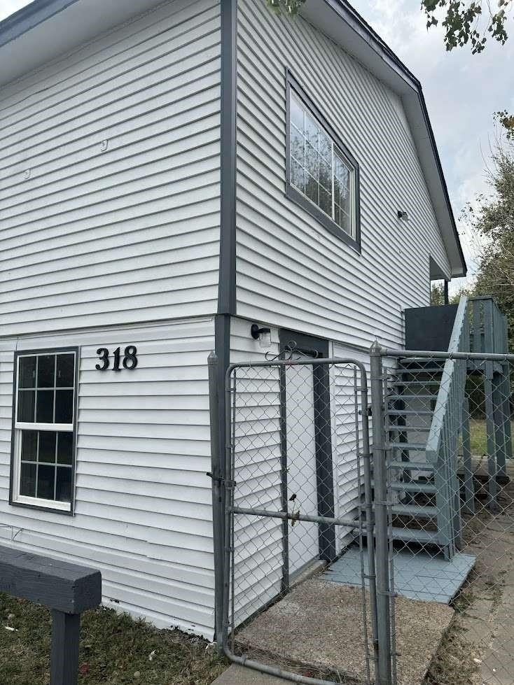 318 10th Street - Photo 0