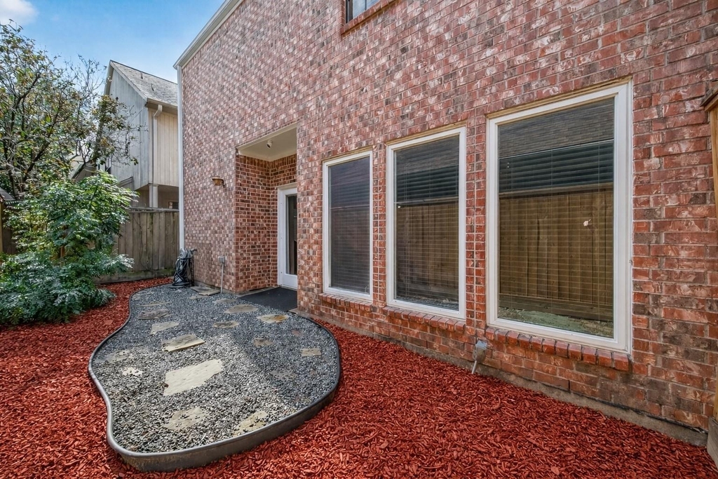2413 Potomac Drive - Photo 28