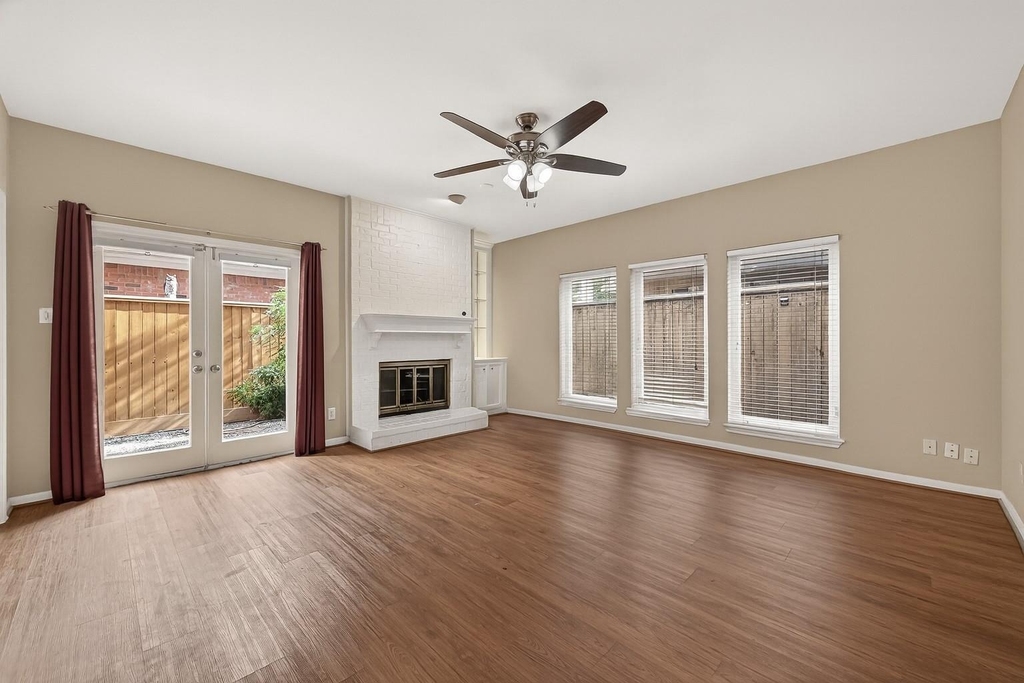 2413 Potomac Drive - Photo 3