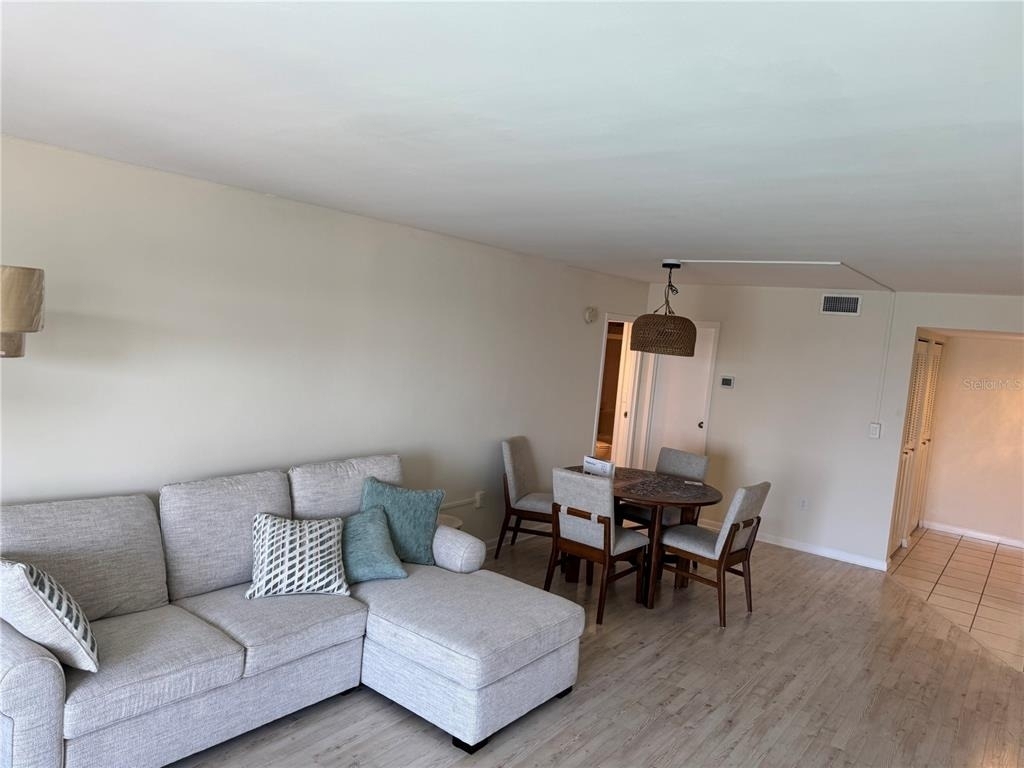 925 N Halifax Avenue - Photo 31