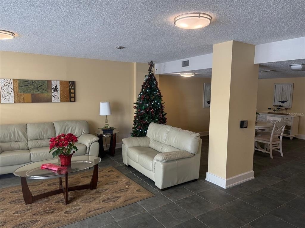 925 N Halifax Avenue - Photo 6