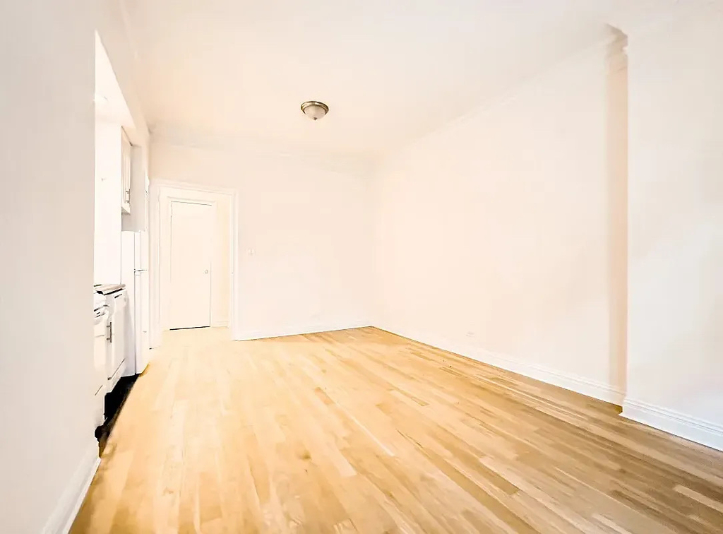 214 East 51st Street - Photo 3