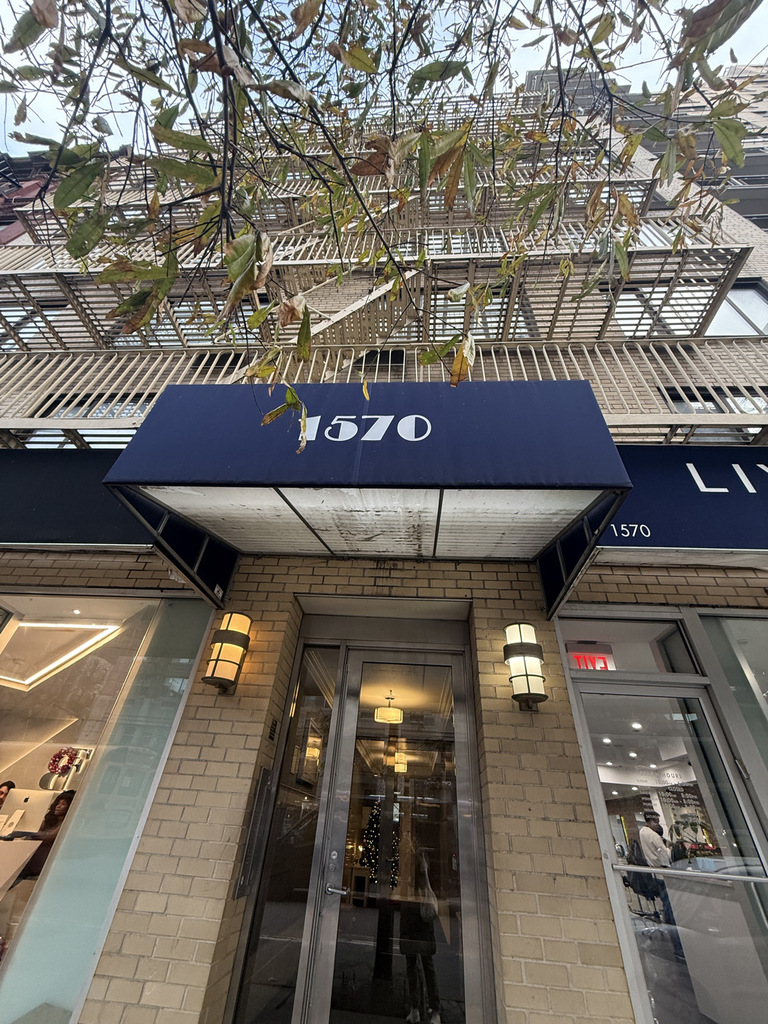 1570 1st Avenue - Photo 15