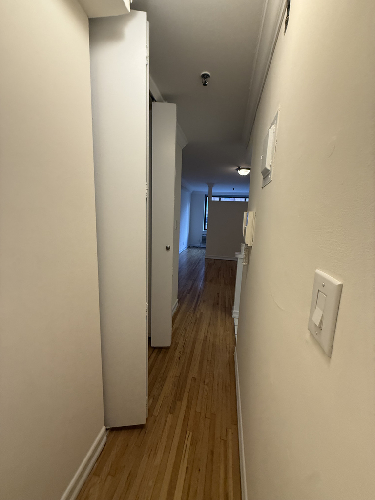 1570 1st Avenue - Photo 6