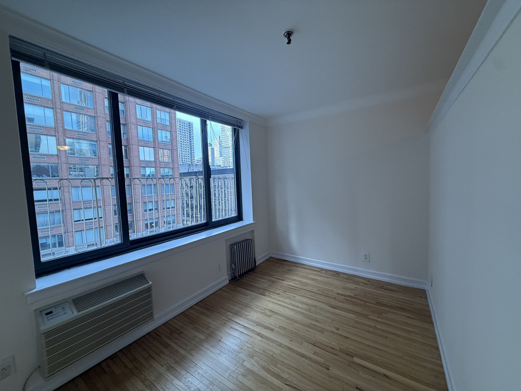 1570 1st Avenue - Photo 8