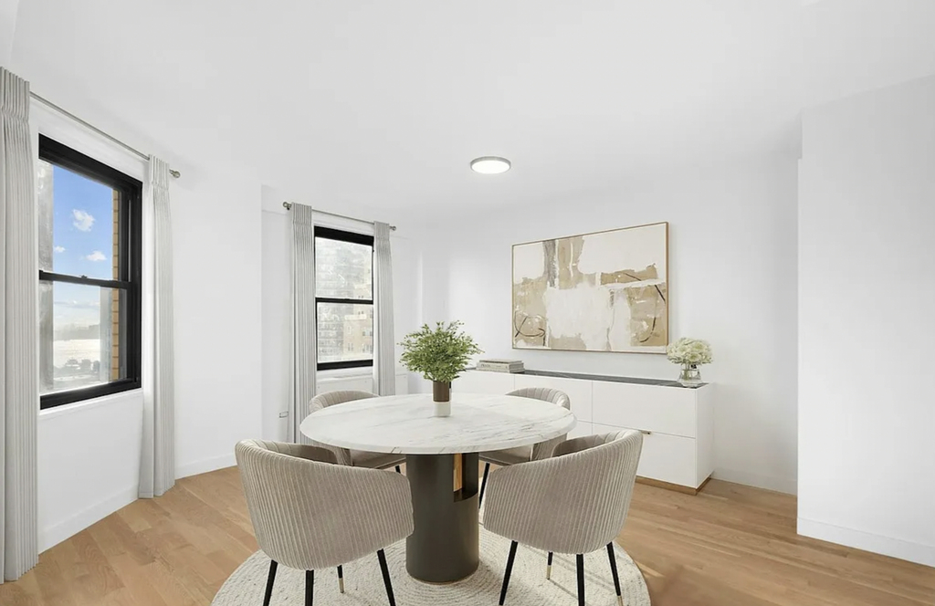 East 25th Street  - Photo 3