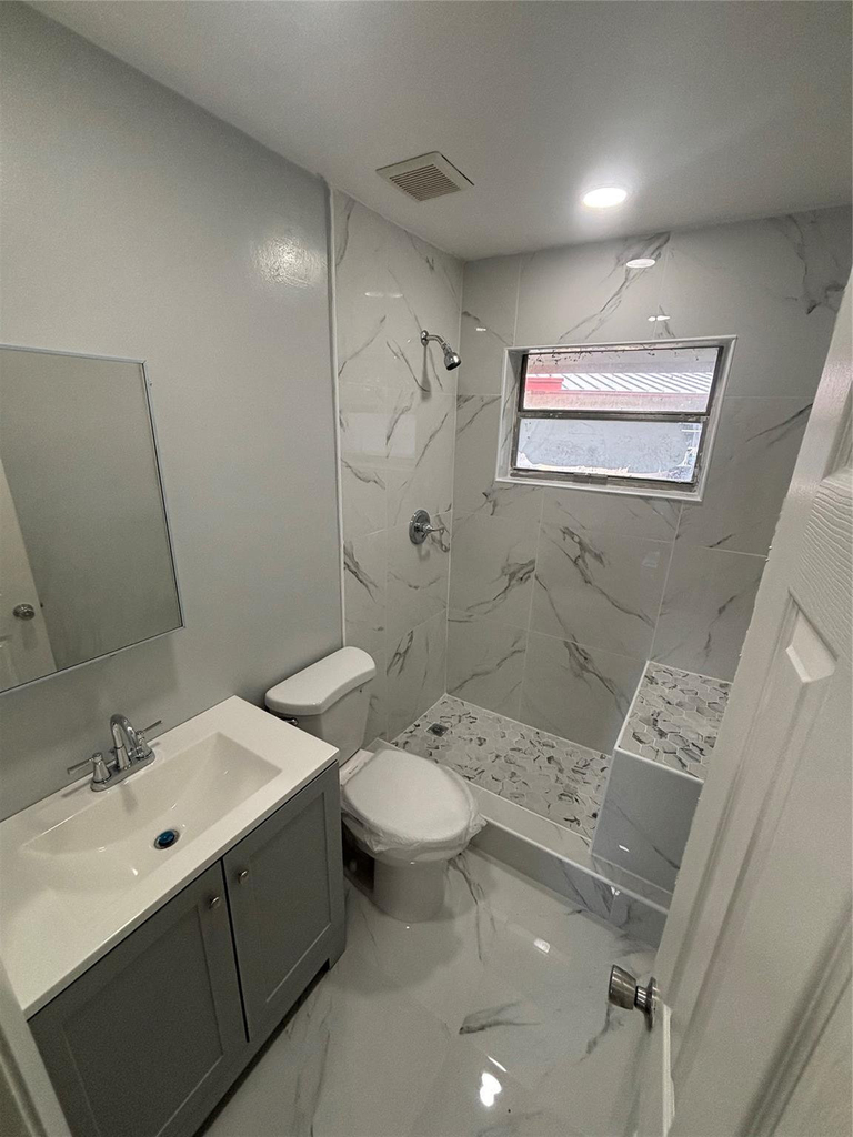 268 Ne 41st Street - Photo 8