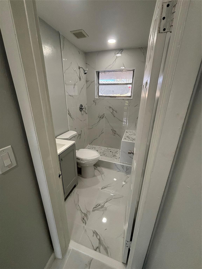 268 Ne 41st Street - Photo 9