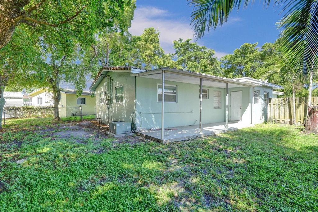 268 Ne 41st Street - Photo 13