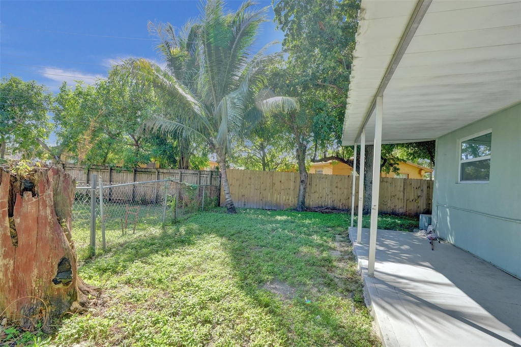 268 Ne 41st Street - Photo 11
