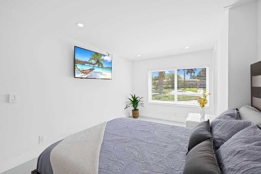 865 Ne 23rd Terrace - Photo 15