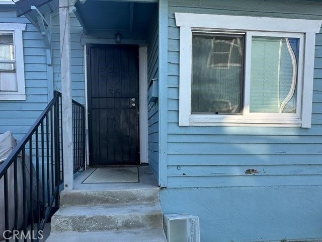 852 W 18th - Photo 2