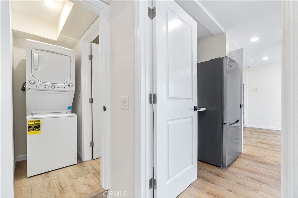 523 W 12th - Photo 8