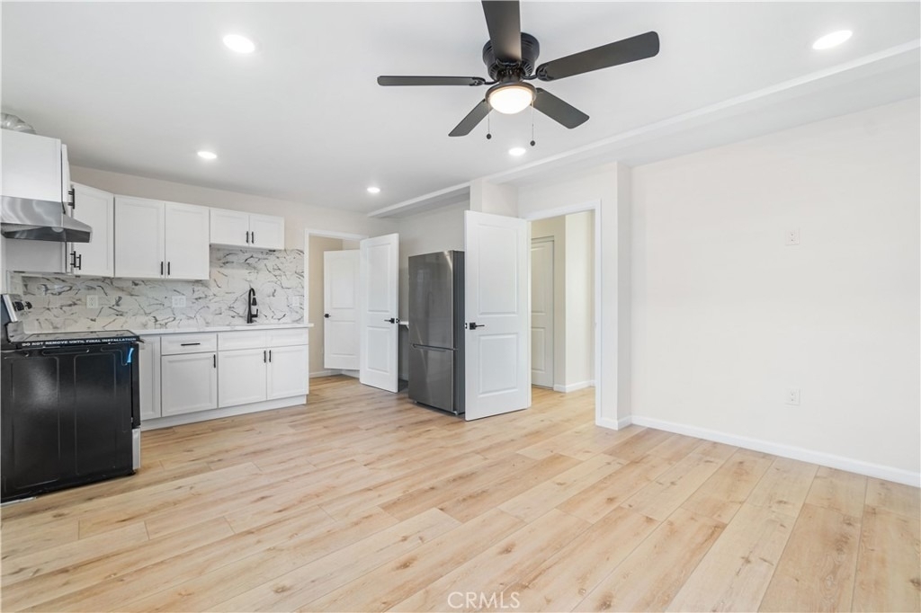 523 W 12th - Photo 2