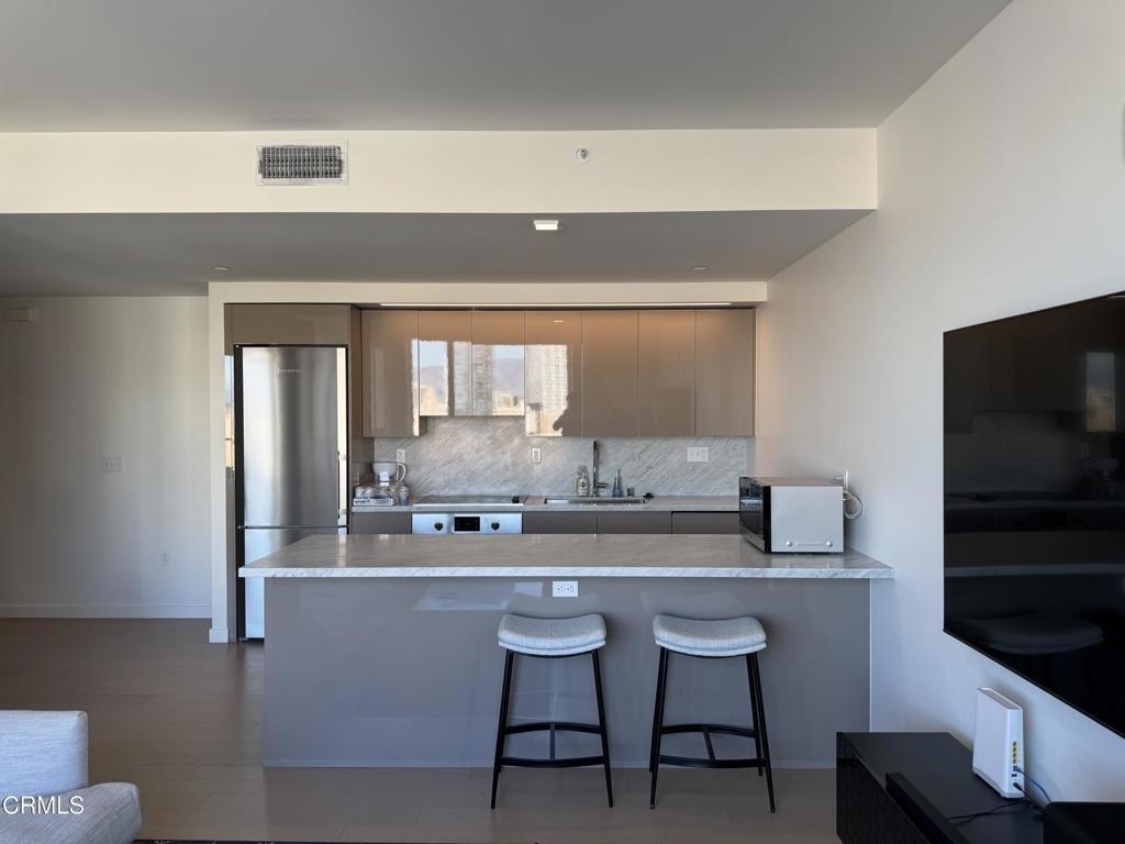 1050 S Grand Avenue - Photo 4