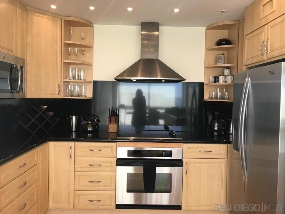 1720 Avenida Del Mundo - Photo 3
