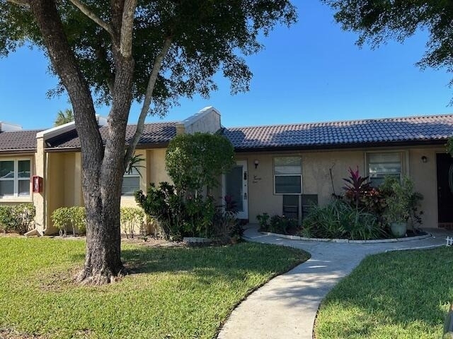 221 Lake Meryl Drive - Photo 0