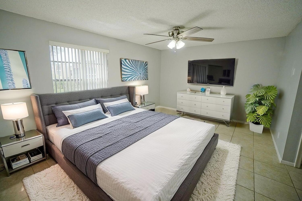 2828 Casita Way - Photo 8