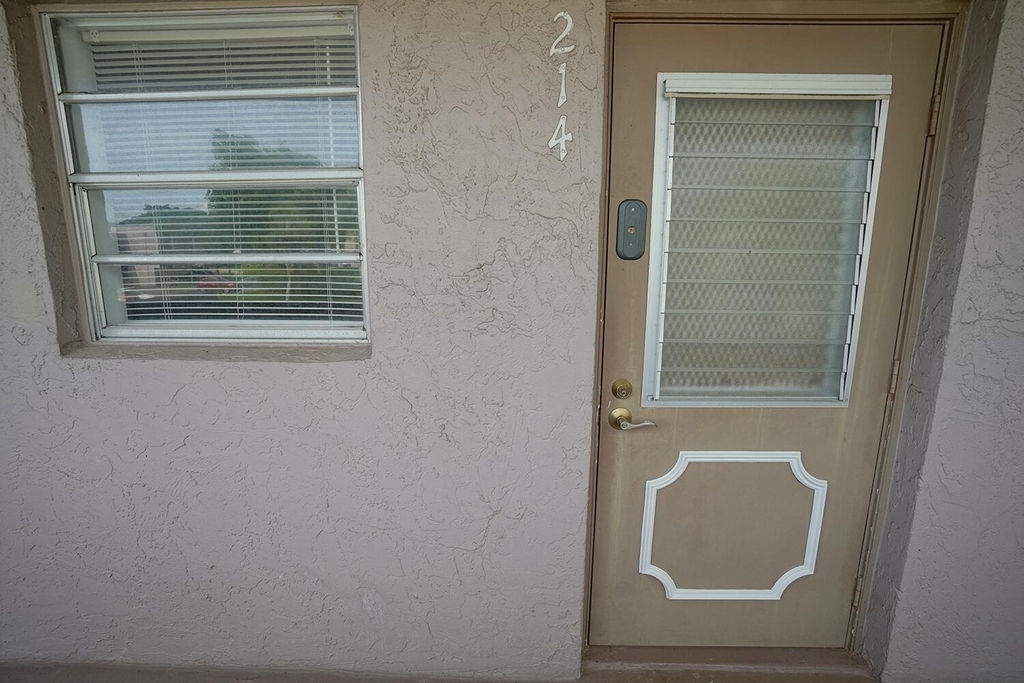 2828 Casita Way - Photo 16