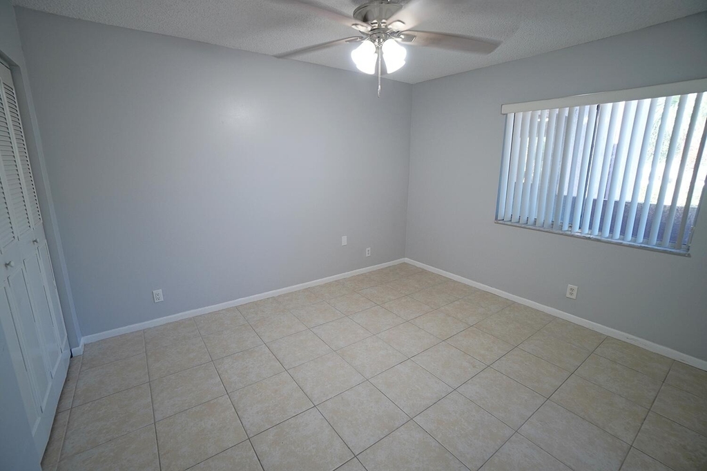 2828 Casita Way - Photo 11