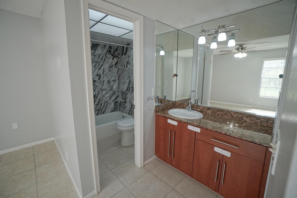 2828 Casita Way - Photo 9