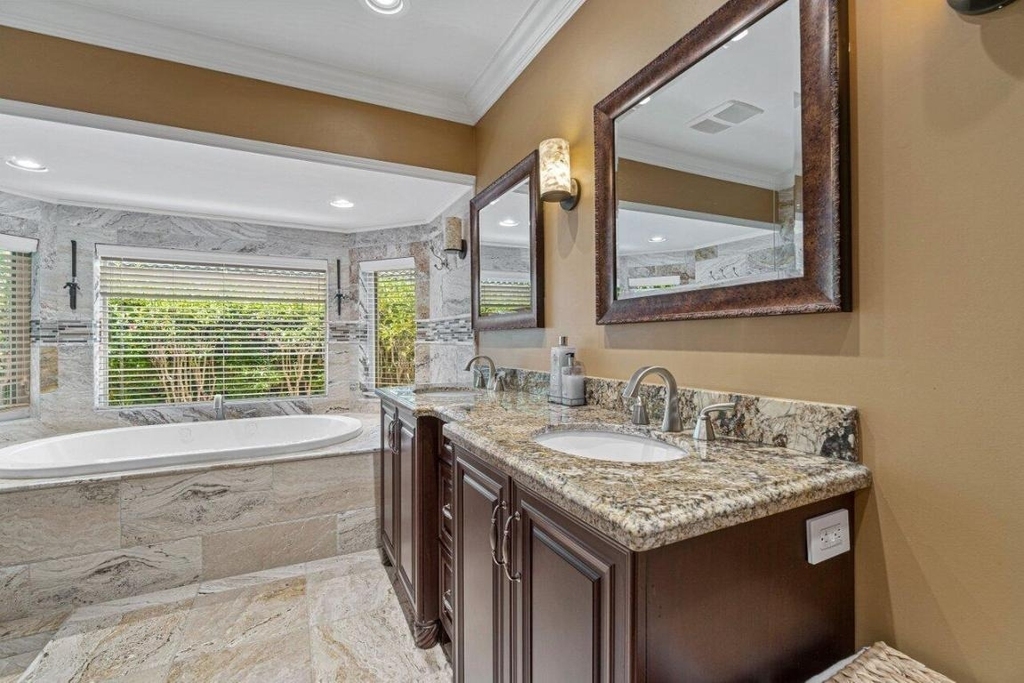 870 Nw 7th Street - Photo 24