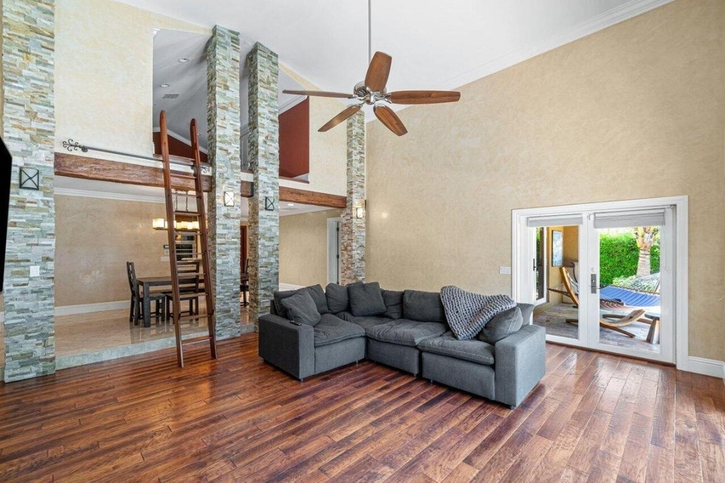 870 Nw 7th Street - Photo 14