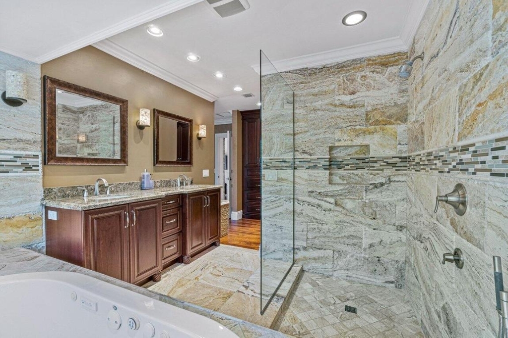 870 Nw 7th Street - Photo 23