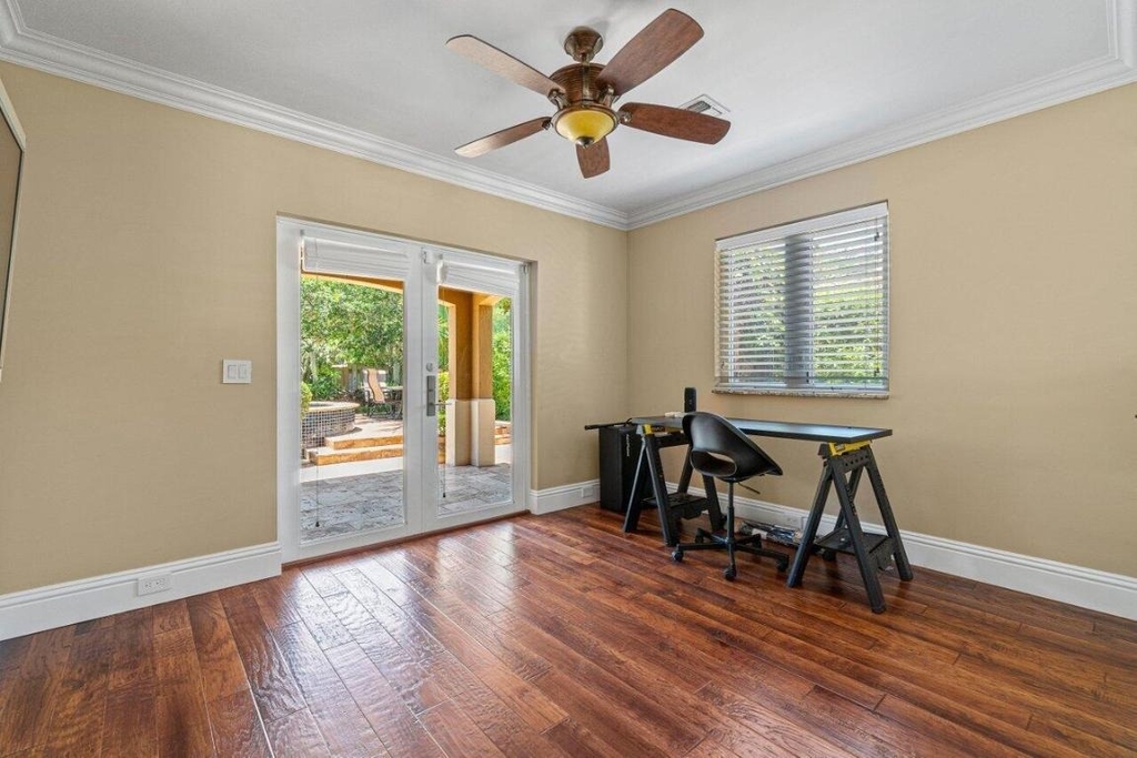 870 Nw 7th Street - Photo 29