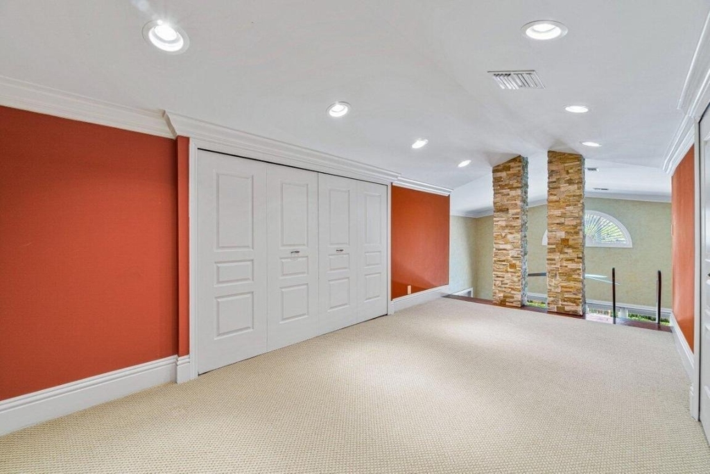 870 Nw 7th Street - Photo 18