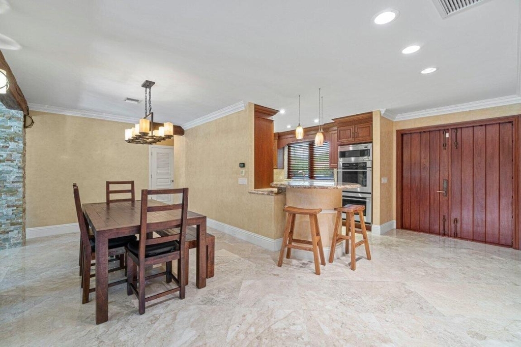 870 Nw 7th Street - Photo 11