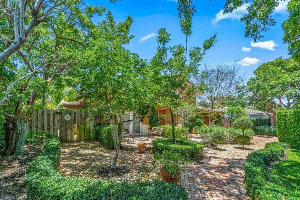 870 Nw 7th Street - Photo 3