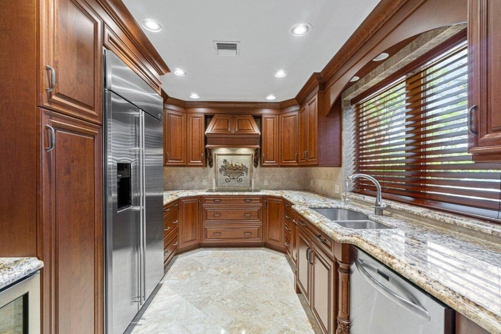 870 Nw 7th Street - Photo 7