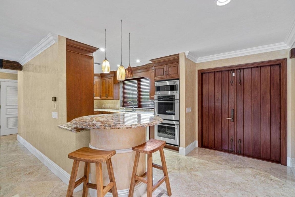 870 Nw 7th Street - Photo 10