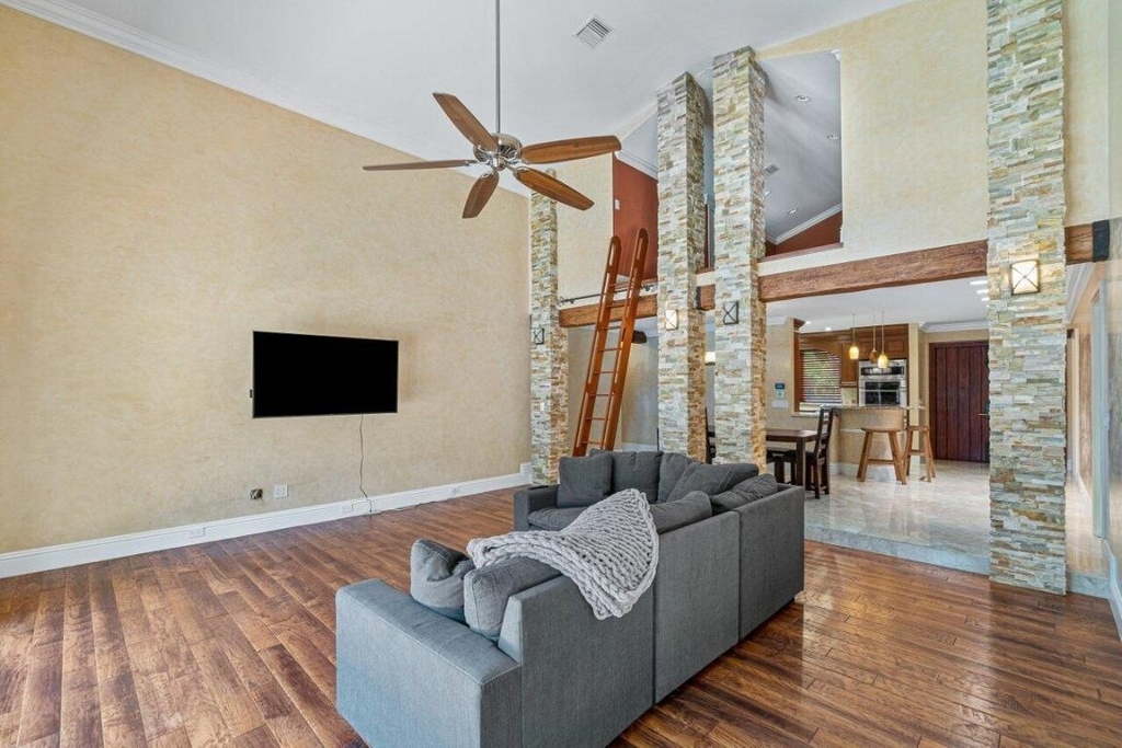 870 Nw 7th Street - Photo 16