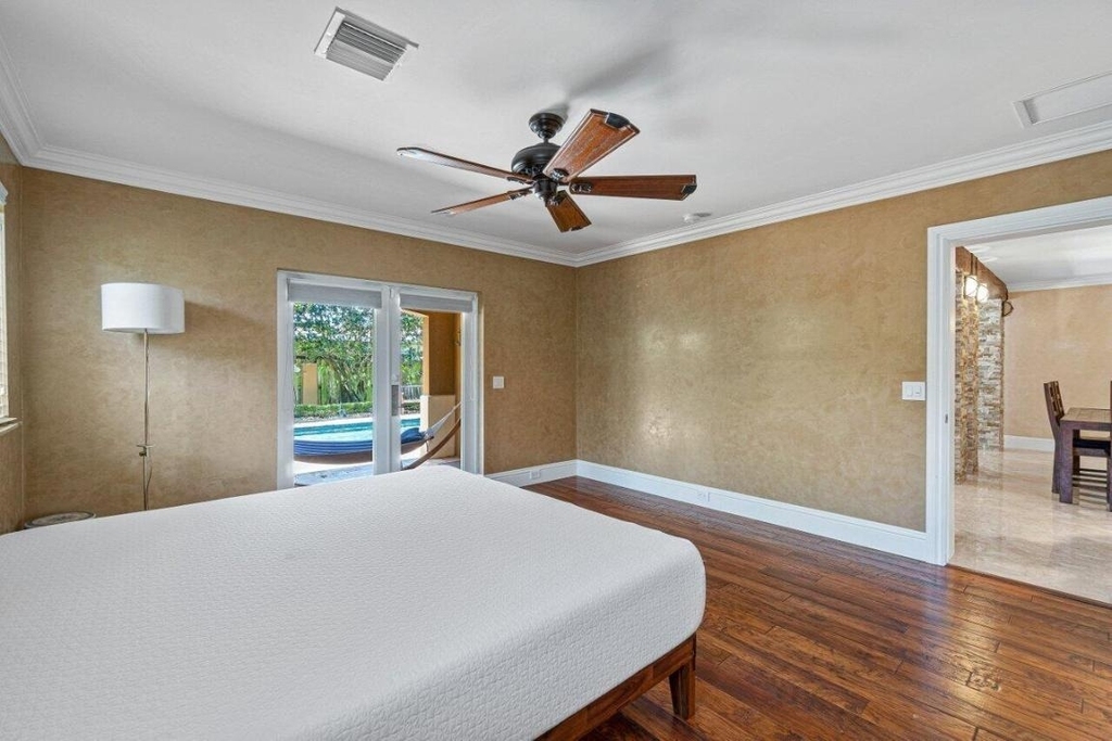 870 Nw 7th Street - Photo 21