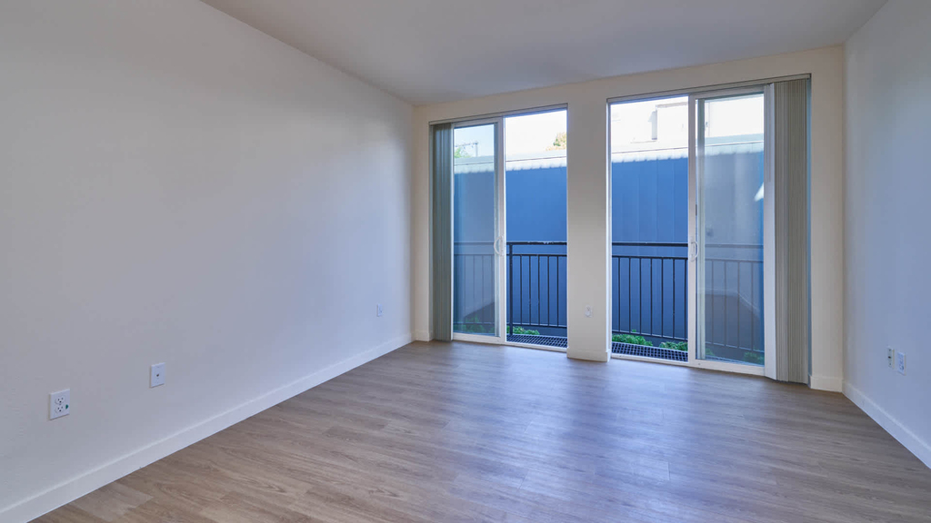 810 12th Avenue - Photo 10