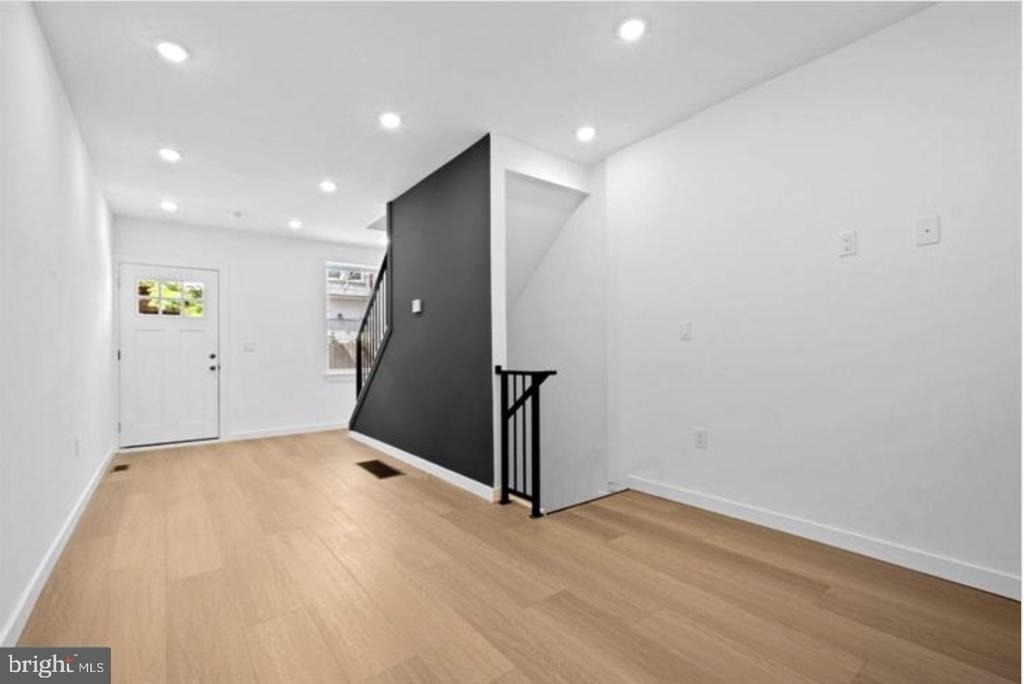 2215 N Mutter Street - Photo 4