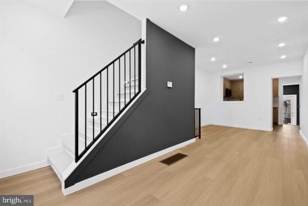 2215 N Mutter Street - Photo 3