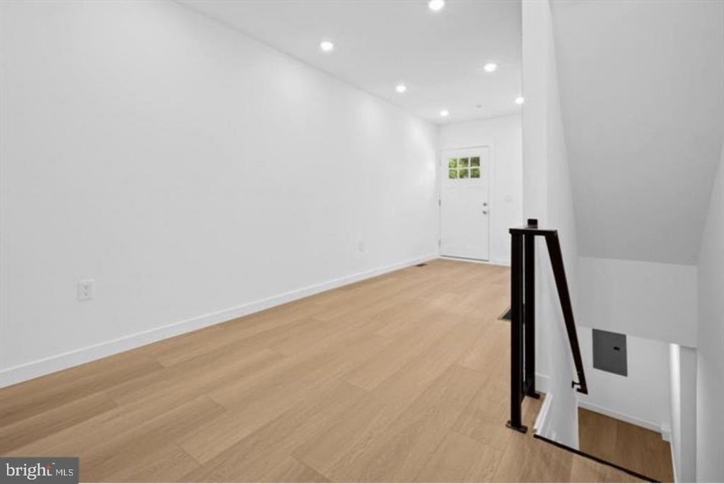 2215 N Mutter Street - Photo 7