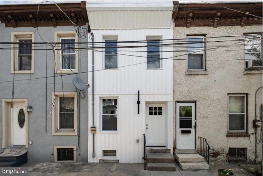 2215 N Mutter Street - Photo 0