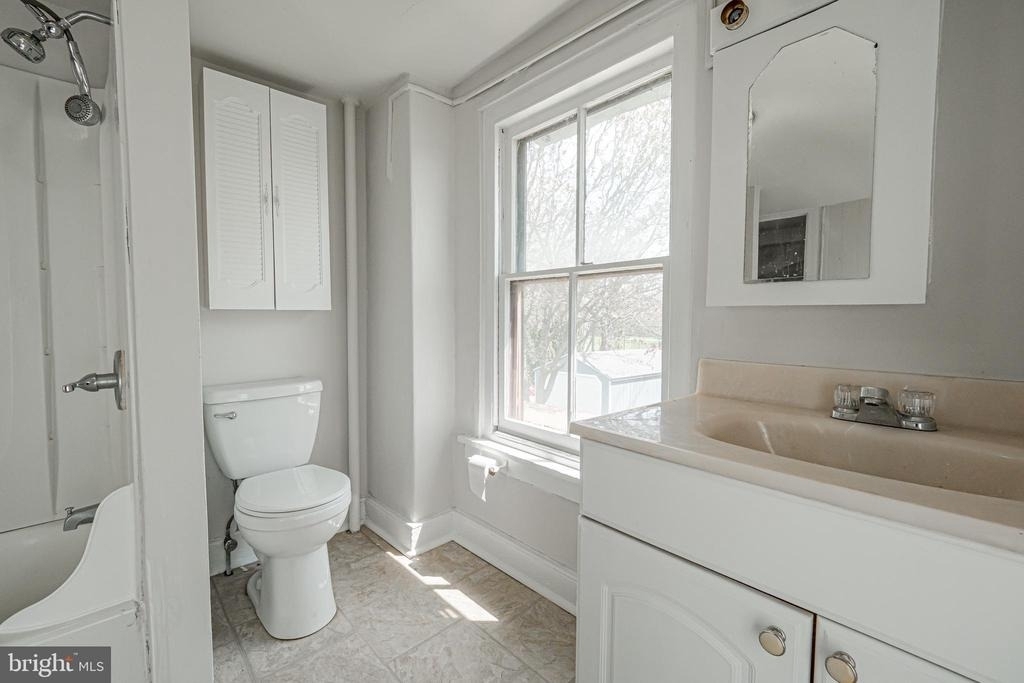 521 Maple Avenue - Photo 13
