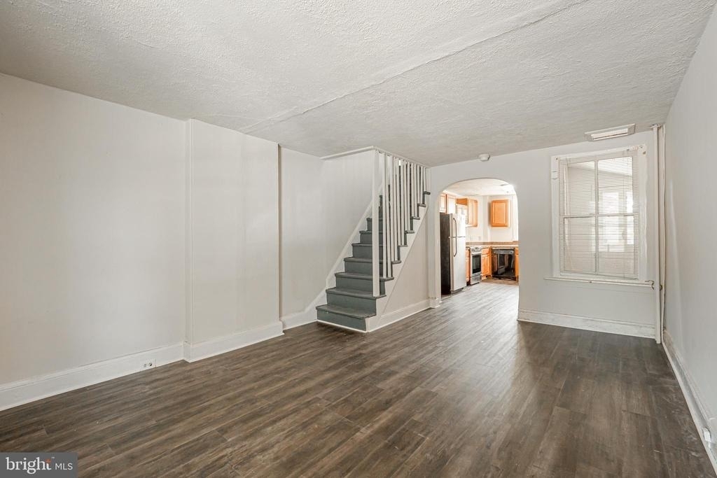 521 Maple Avenue - Photo 3