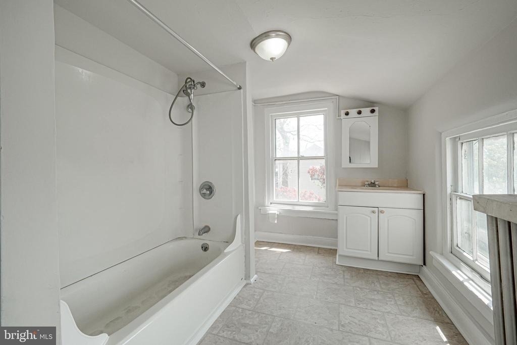 521 Maple Avenue - Photo 12