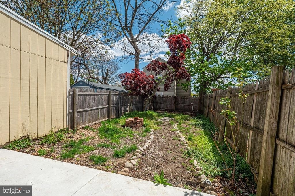 521 Maple Avenue - Photo 21