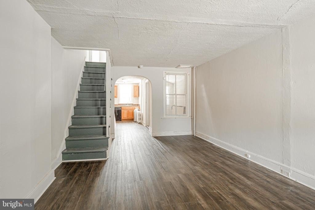 521 Maple Avenue - Photo 2