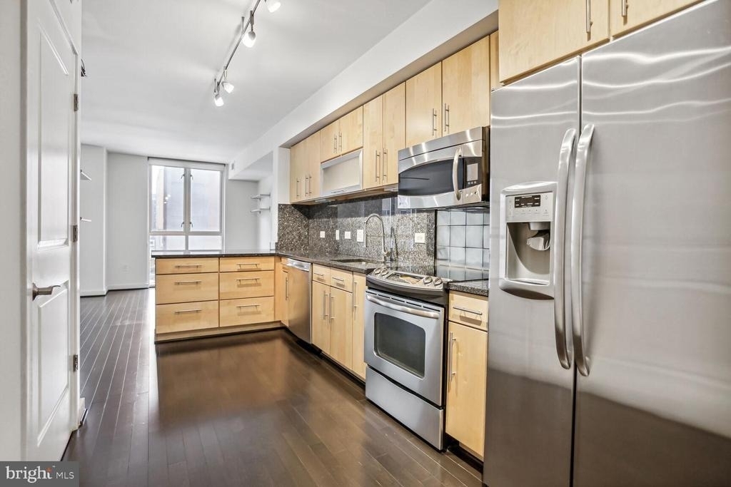 1025 1st Street Se - Photo 7