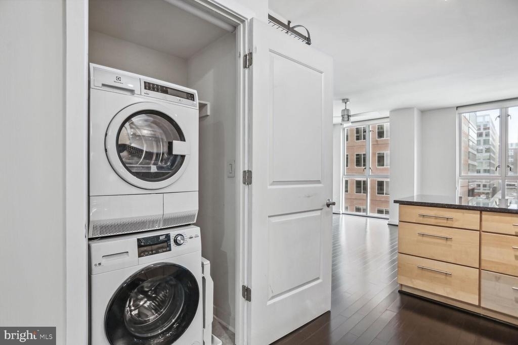 1025 1st Street Se - Photo 12