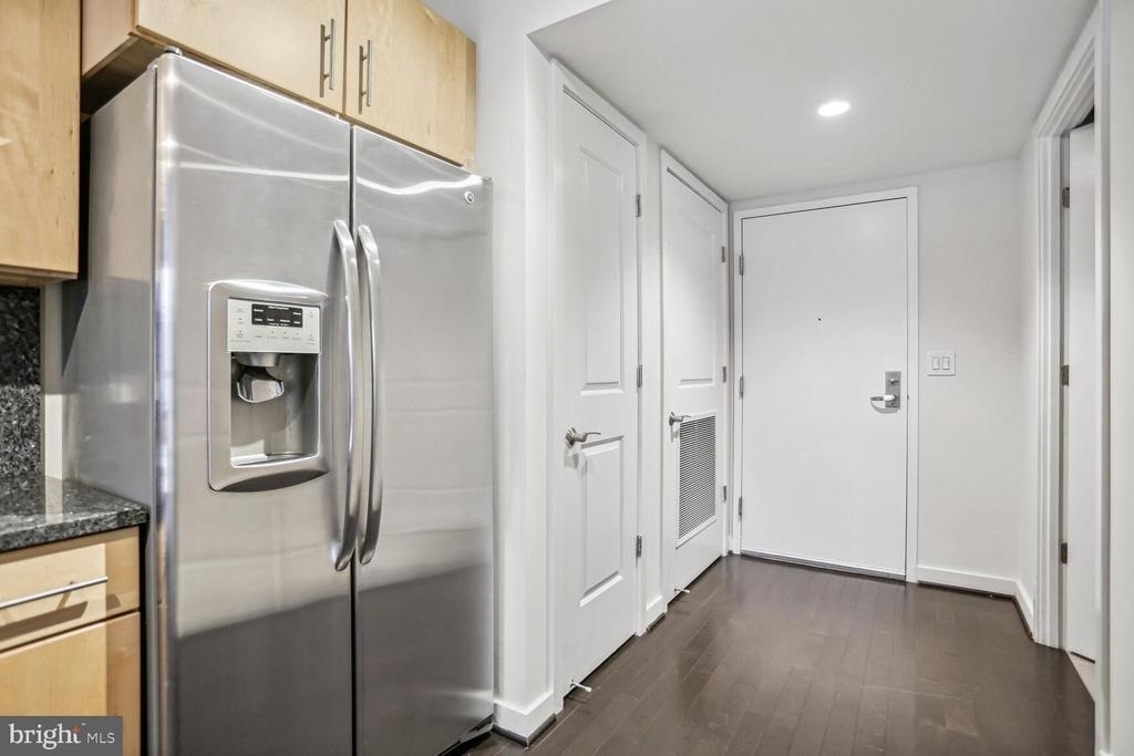 1025 1st Street Se - Photo 8